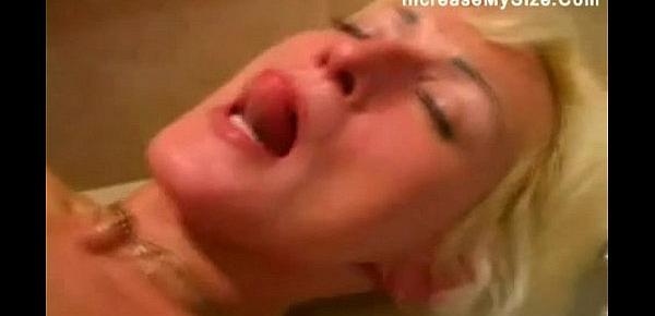  Sexy mature fucked in the bath tub